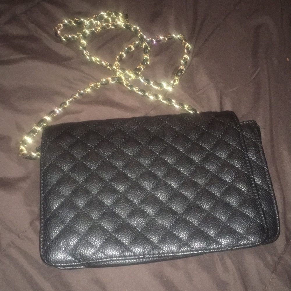 Black shoulder bag